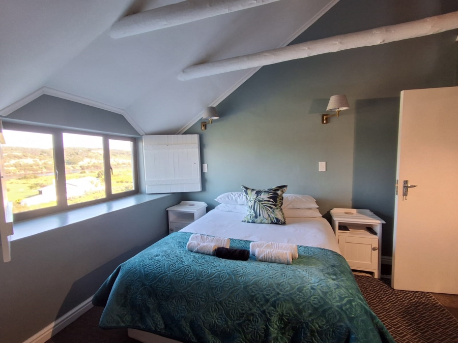 8 Bedroom Property for Sale in Stilbaai Oos Western Cape